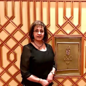 Meet your Posher, Dolly